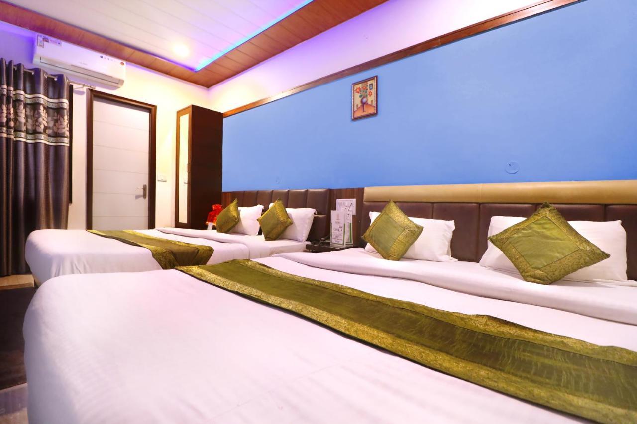 Hotel Seven- Center Of City จัณฑีครห์ ภายนอก รูปภาพ