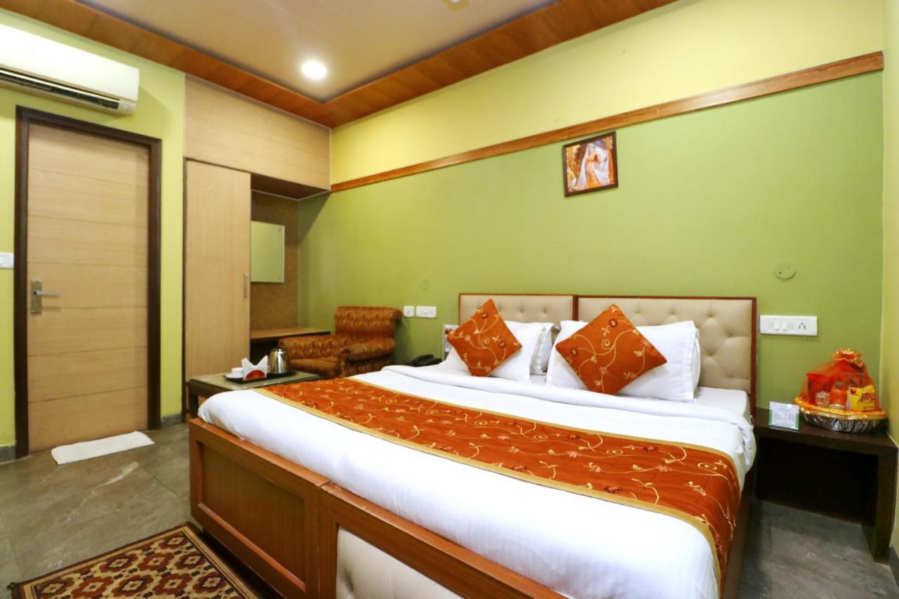 Hotel Seven- Center Of City จัณฑีครห์ ภายนอก รูปภาพ