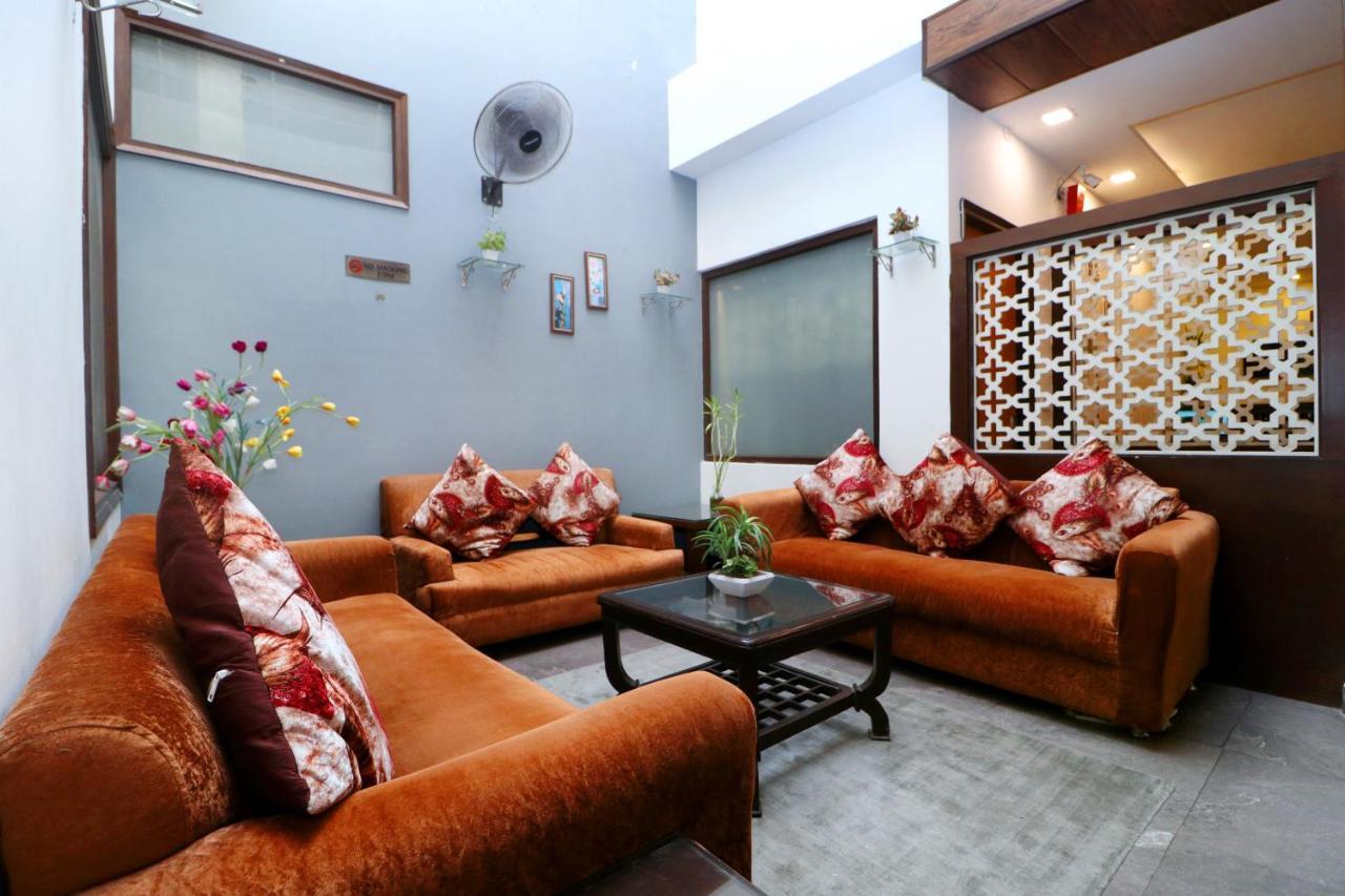Hotel Seven- Center Of City จัณฑีครห์ ภายนอก รูปภาพ