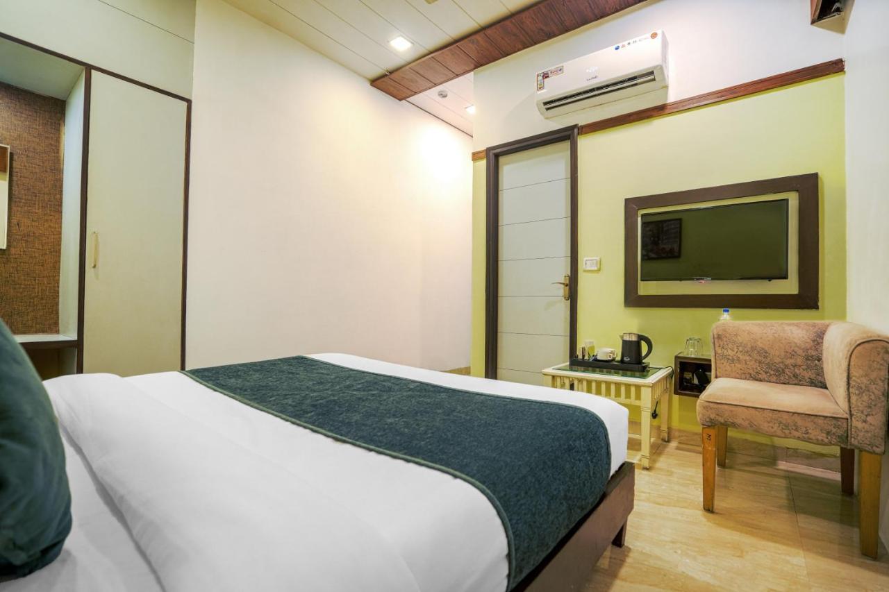 Hotel Seven- Center Of City จัณฑีครห์ ภายนอก รูปภาพ