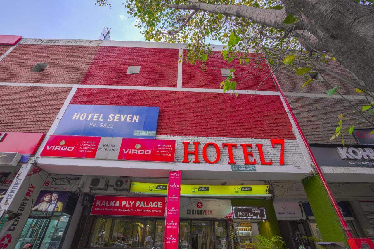 Hotel Seven- Center Of City จัณฑีครห์ ภายนอก รูปภาพ